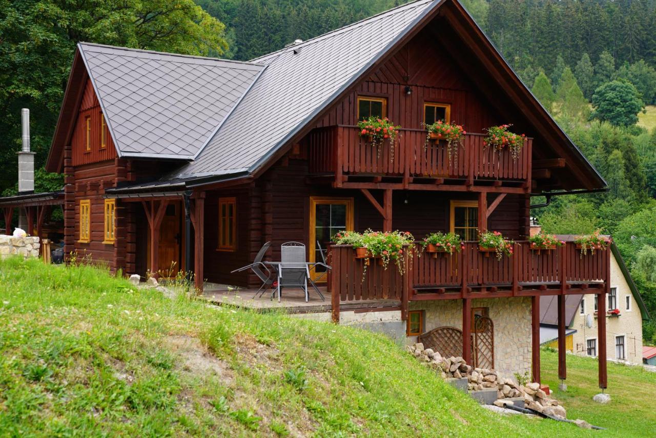 Rodinny Dum Na Slunecni Strani Dolni Dvur Exterior photo